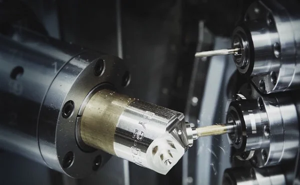 Ưu điểm máy tiện CNC