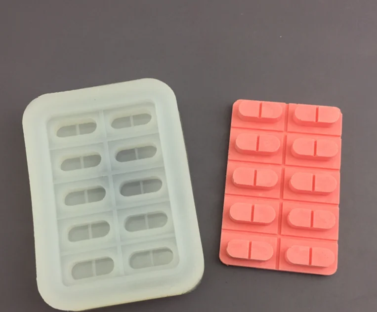 需要清洁和校准的胶囊填充机托盘与模具