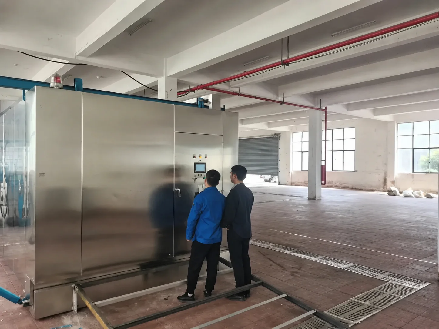 VietSonic技术人员维护EO灭菌器