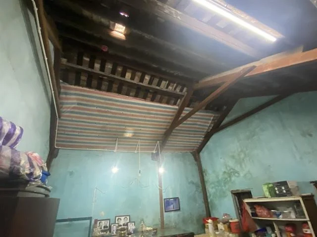 บ้านเก่าเสื่อมสภาพที่ต้องซ่อมแซม