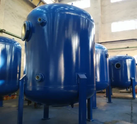Bình tích áp công nghiệp sau khi gia công và sơn hoàn thiện