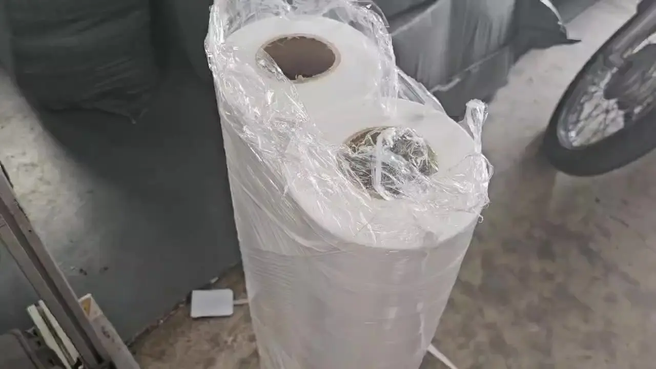 Cấp dải vải vào hệ thống