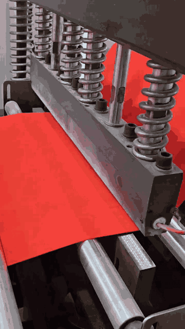Máy sản xuất túi vải không dệt dập xuống nhưng không hàn được mép