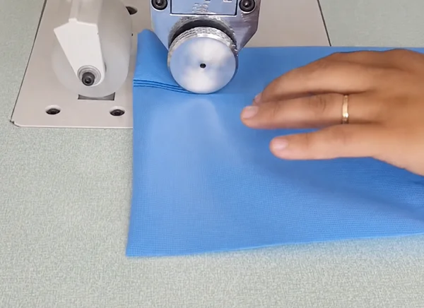 VietSonic ultrasonic sewing machine in operation