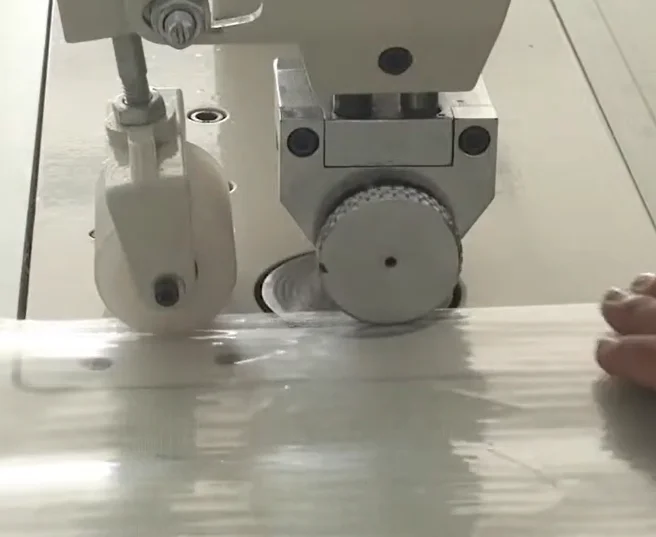 Feeding PP film through the ultrasonic sewing machine